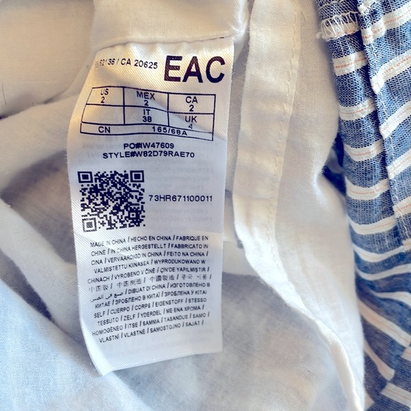 Adorable Guess linen blend tie up/zipper shorts - Picture 7 of 9